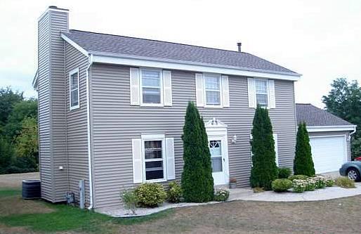 1250 Riverton Dr., Mukwonago, WI 53149