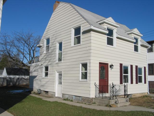 2612 Meadow Ln., Manitowoc, WI 54220