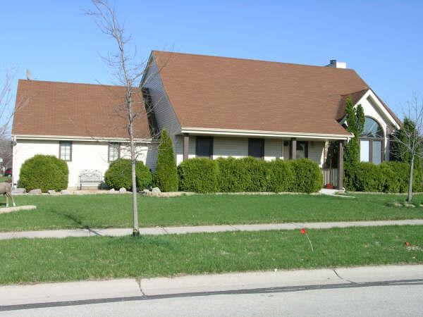 8350 S Parkridge Dr., Oak Creek, WI 53154