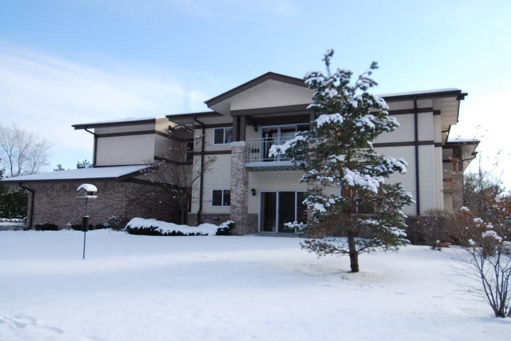 500 W Bender Rd #107, Glendale, WI 53217