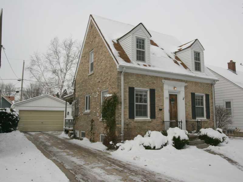 1953 N 85th St., Wauwatosa, WI 53226