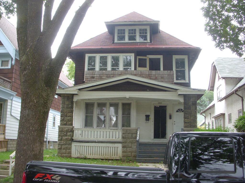 2435 N 41st St #2437, Milwaukee, WI 53210