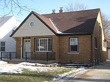 2462 N 86th St., Wauwatosa, WI 53226