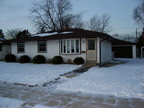 2800 Lincolnwood Dr., Racine, WI 53403