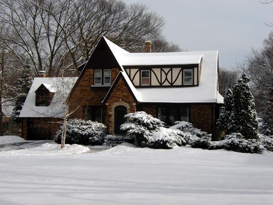 810 Brinsmere Dr, Elm Grove, WI 53122