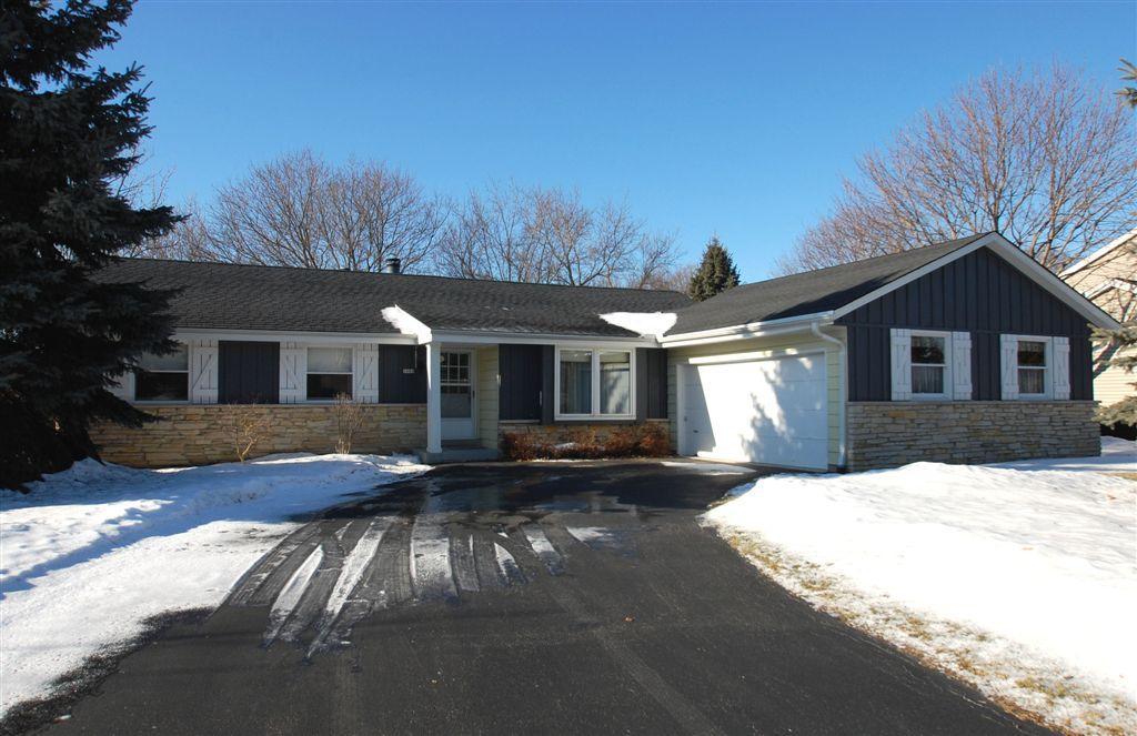 3989 S 106th St., Greenfield, WI 53228