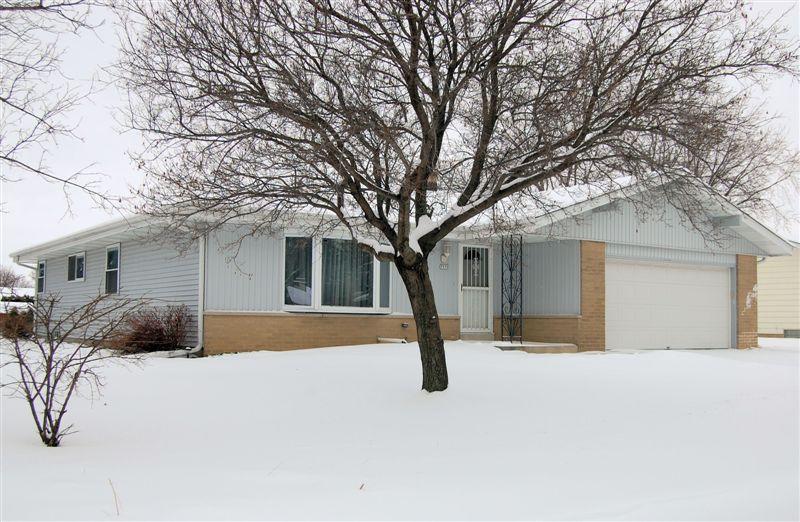 7970 S Wake Forest Dr., Oak Creek, WI 53154