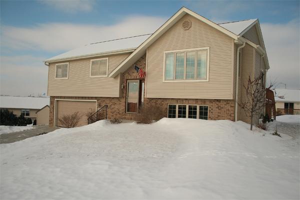 1226 Firethorn Dr., West Bend, WI 53090