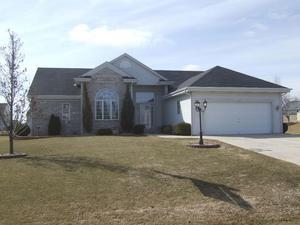 2225 W Hope Ln., Oak Creek, WI 53154