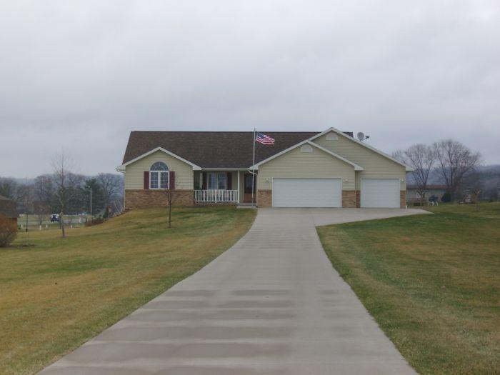 N6814 Roberts Rd., Onalaska, WI 54636