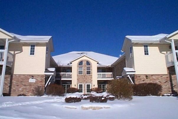 330 W Aspen Dr. #4, Oak Creek, WI 53154
