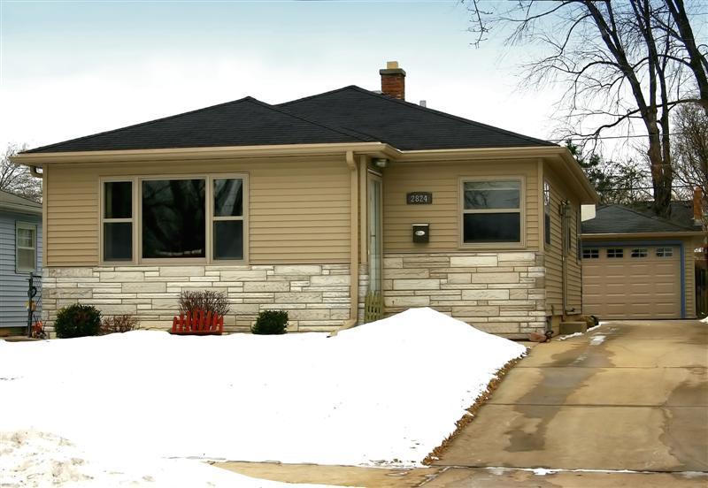 2824 S 71st St, Milwaukee, WI 53219