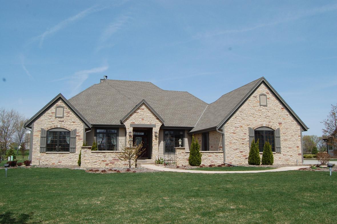 N39W23866 Broken Hill Cir., Pewaukee, WI 53072