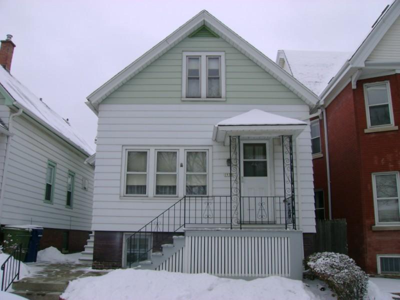 1935 N Bartlett Ave, Milwaukee, WI 53202