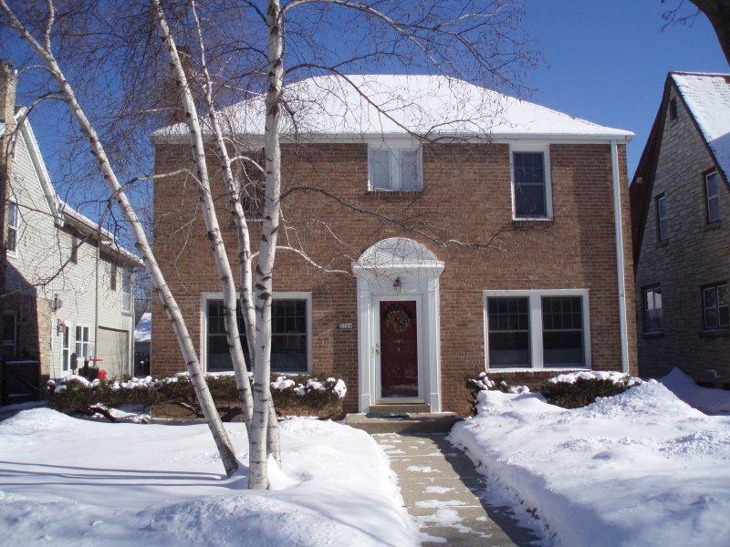 5564 N Kent Ave, Whitefish Bay, WI 53217