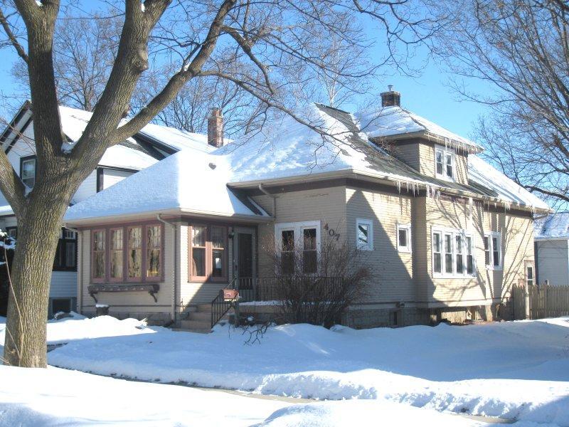 407 S 6th Ave., West Bend, WI 53095