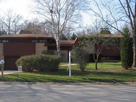 1137 W Montclaire, Glendale, WI 53217