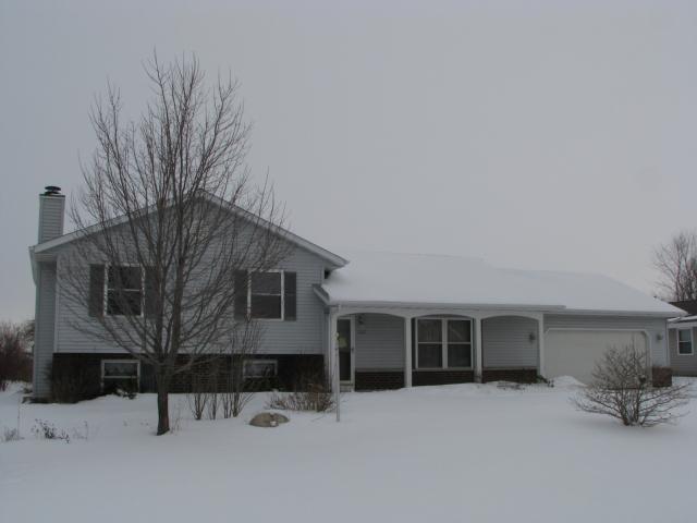 3887 Thornapple Rd., Slinger, WI 53086