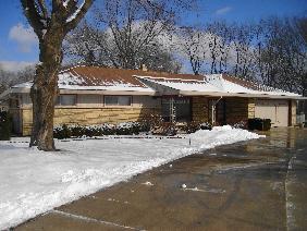 2750 W Vera, Glendale, WI 53209
