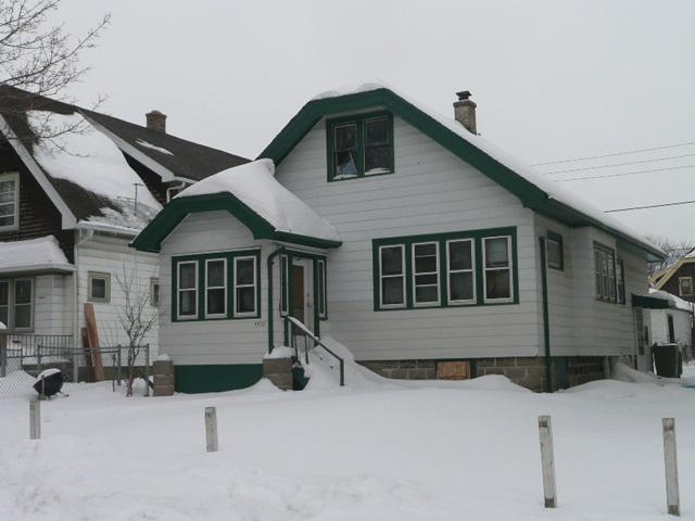 4452 N 28th St, Milwaukee, WI 53209