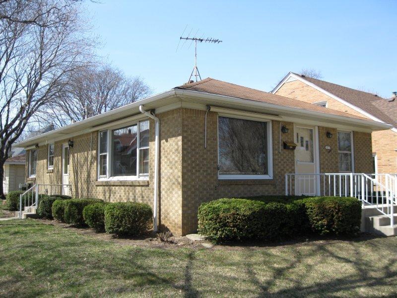 2877 S 37th St, Milwaukee, WI 53215