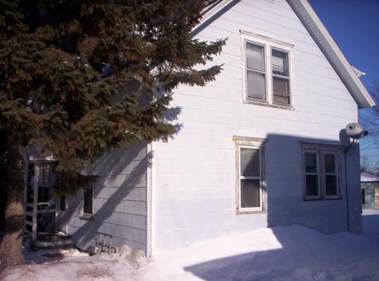 909 S 21st St., Manitowoc, WI 54220