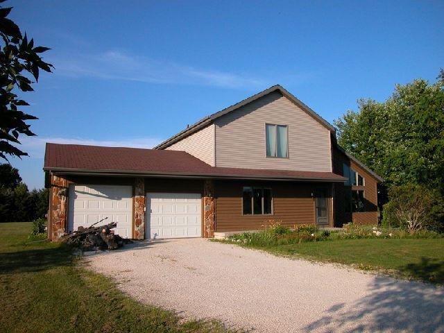 1395 Hempton Lake Rd., Cato, WI 54230