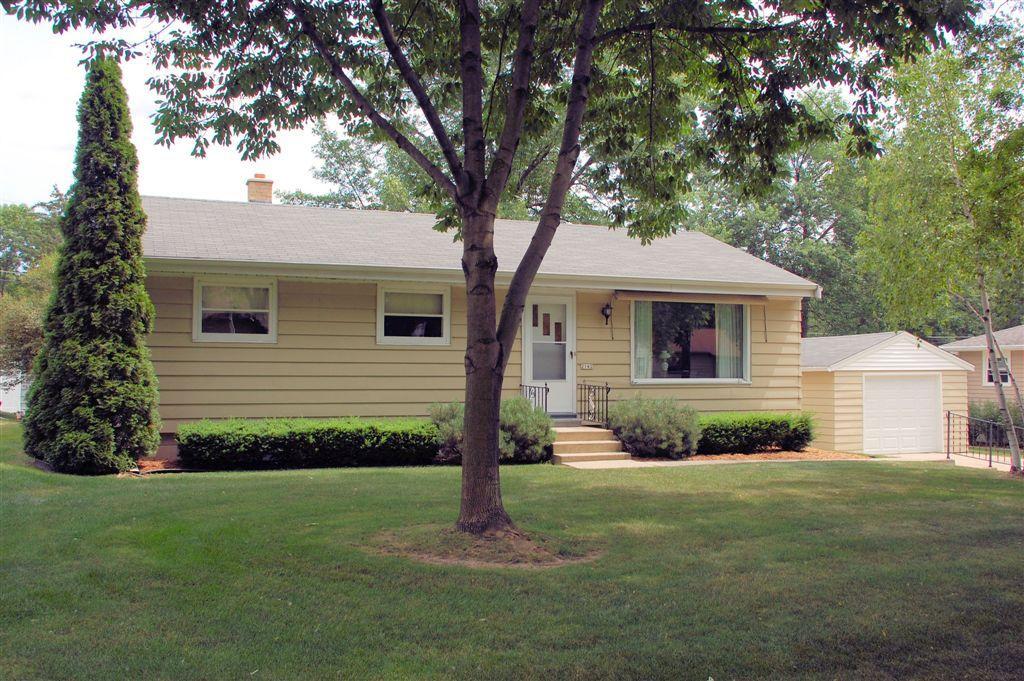 2142 N 118th St., Wauwatosa, WI 53226