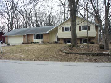 2327 W Acacia Rd., Glendale, WI 53209