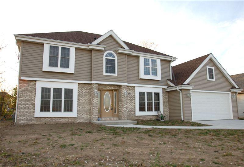 6111 S 40th St., Greenfield, WI 53221