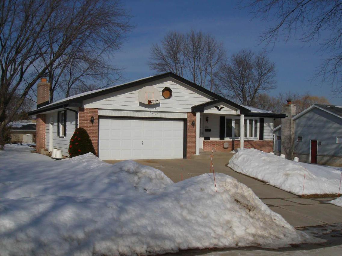 4924 Seton Pl., Greendale, WI 53129