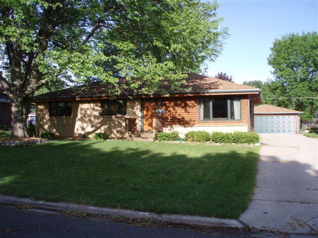 W171N9345 Briarwood Ter., Menomonee Falls, WI 53051