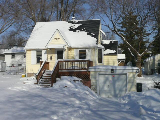 2100 Oaklawn Ave., Waukesha, WI 53188