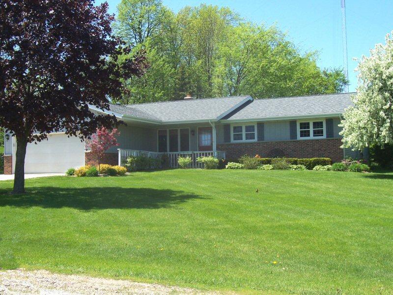 6567 Walters Dr., Addison, WI 53090