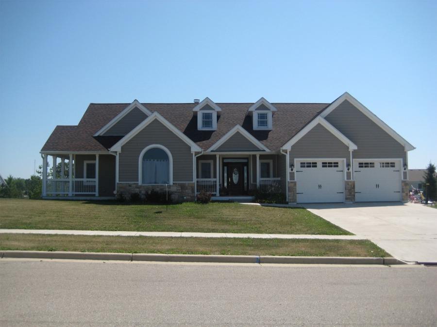 301 Stonefield, Elkhorn, WI 53121