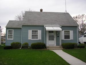114 East Ave., West Bend, WI 53095