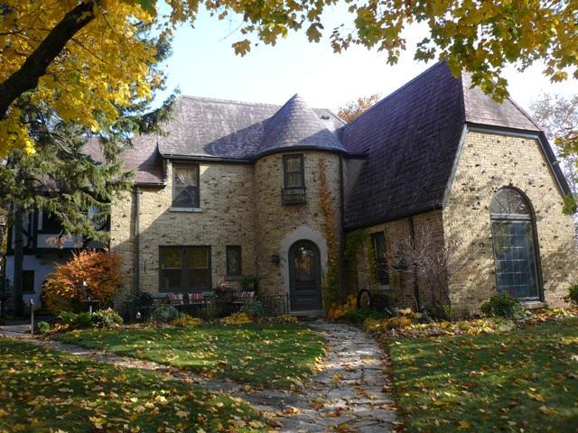 335 S Hartwell Ave., Waukesha, WI 53186