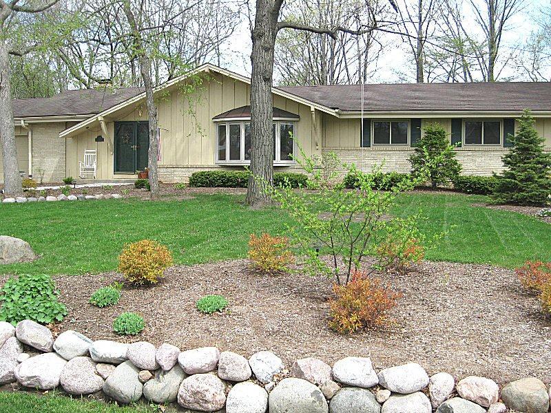 4728 Bluebird Ln., Caledonia, WI 53406