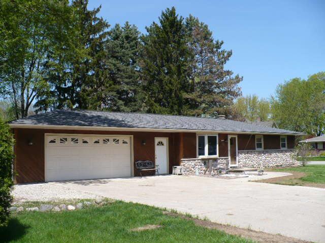 720 E Lisbon Rd., Oconomowoc, WI 53066