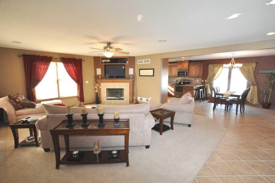 21520 W Lochleven Ln., New Berlin, WI 53146