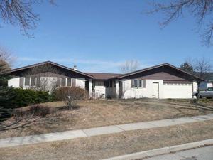318 E Roberta Ave., Waukesha, WI 53186