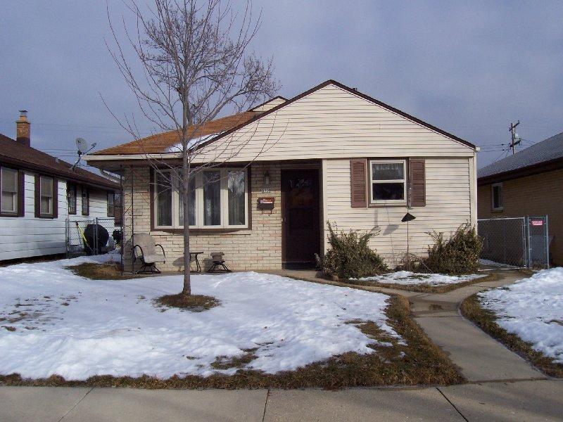 5750 N 98th St., Milwaukee, WI 53225