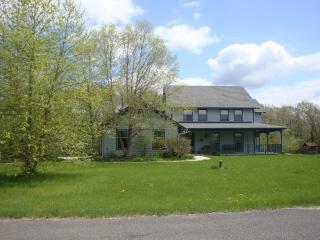 108 N Valleywood, Summit, WI 53066