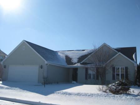 1627 Oriole Dr, Hartford, WI 53027