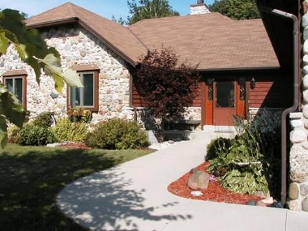 S86W24805 Stonehill Ct., Vernon, WI 53149