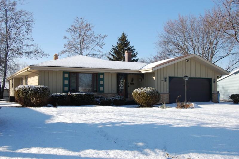 14465 W Cedar Trl, New Berlin, WI 53151