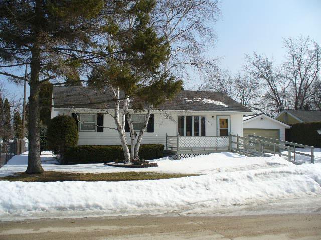 945 S 36th St., Manitowoc, WI 54220