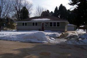 2013 Lexington Dr., Manitowoc, WI 54220