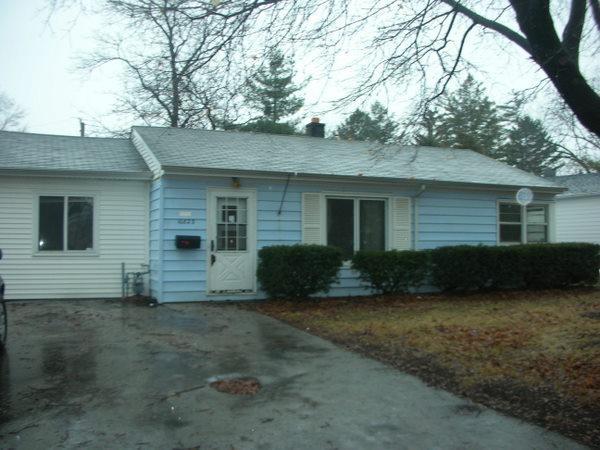 10823 W Rockne Ave, Hales Corners, WI 53130
