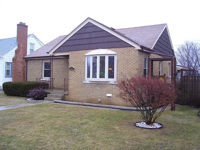 1911 17th Ave., South Milwaukee, WI 53172